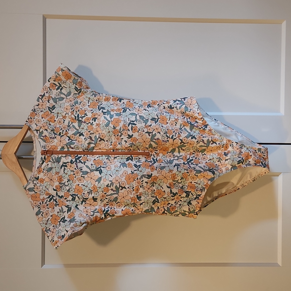 Cupshe floral short sleeve rashguard one piece zip front swimsuit